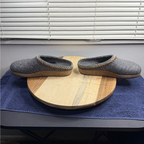 Haflinger Gray Wool Clog Slippers with Trim (Women’s 8-8.5) - Picture 5 of 7